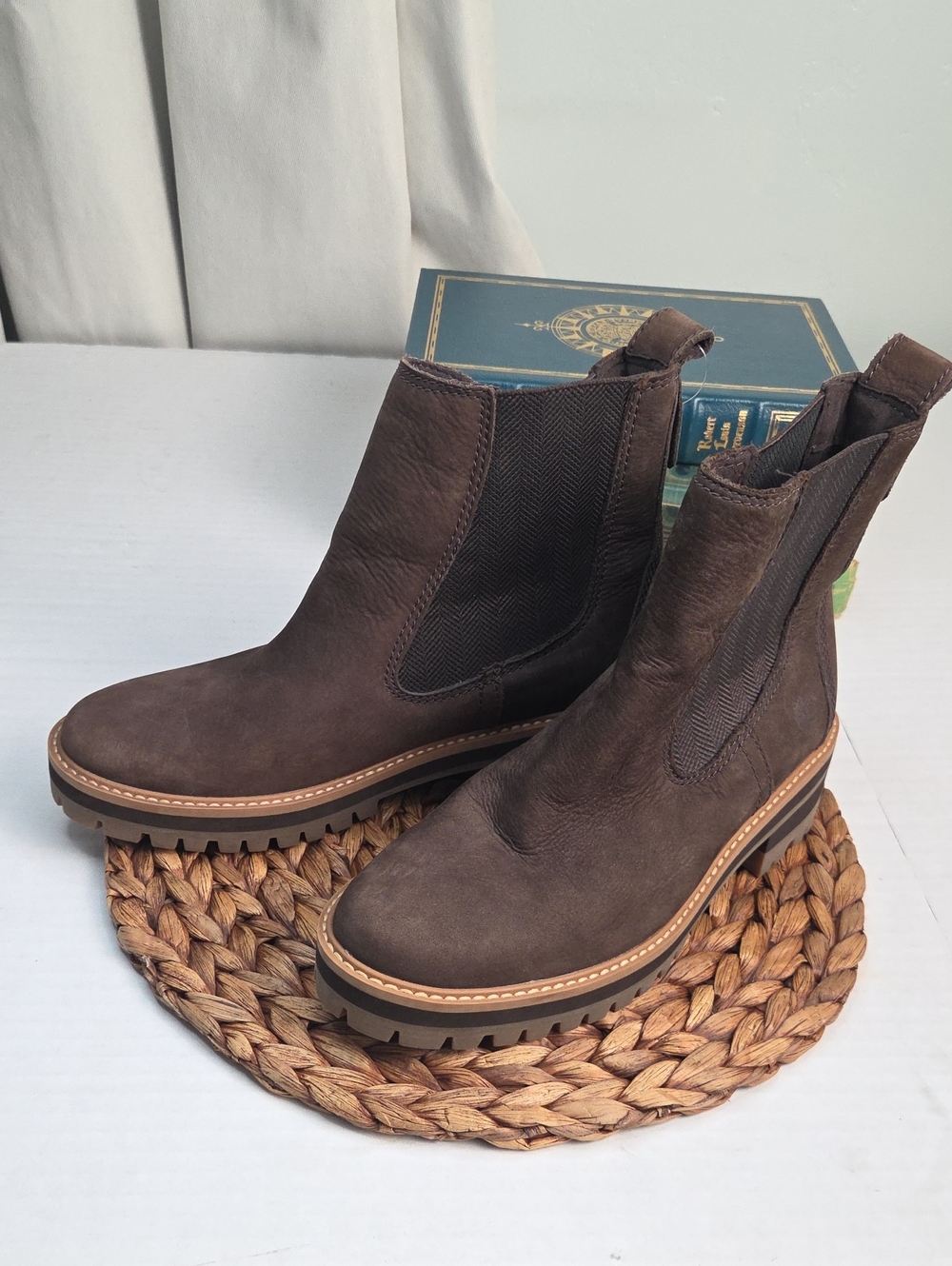 Timberland Womens Brown Leather Chukka Lug Boots